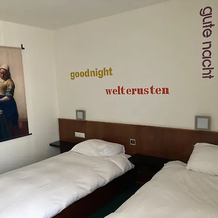 فندق Hotel Centraal *